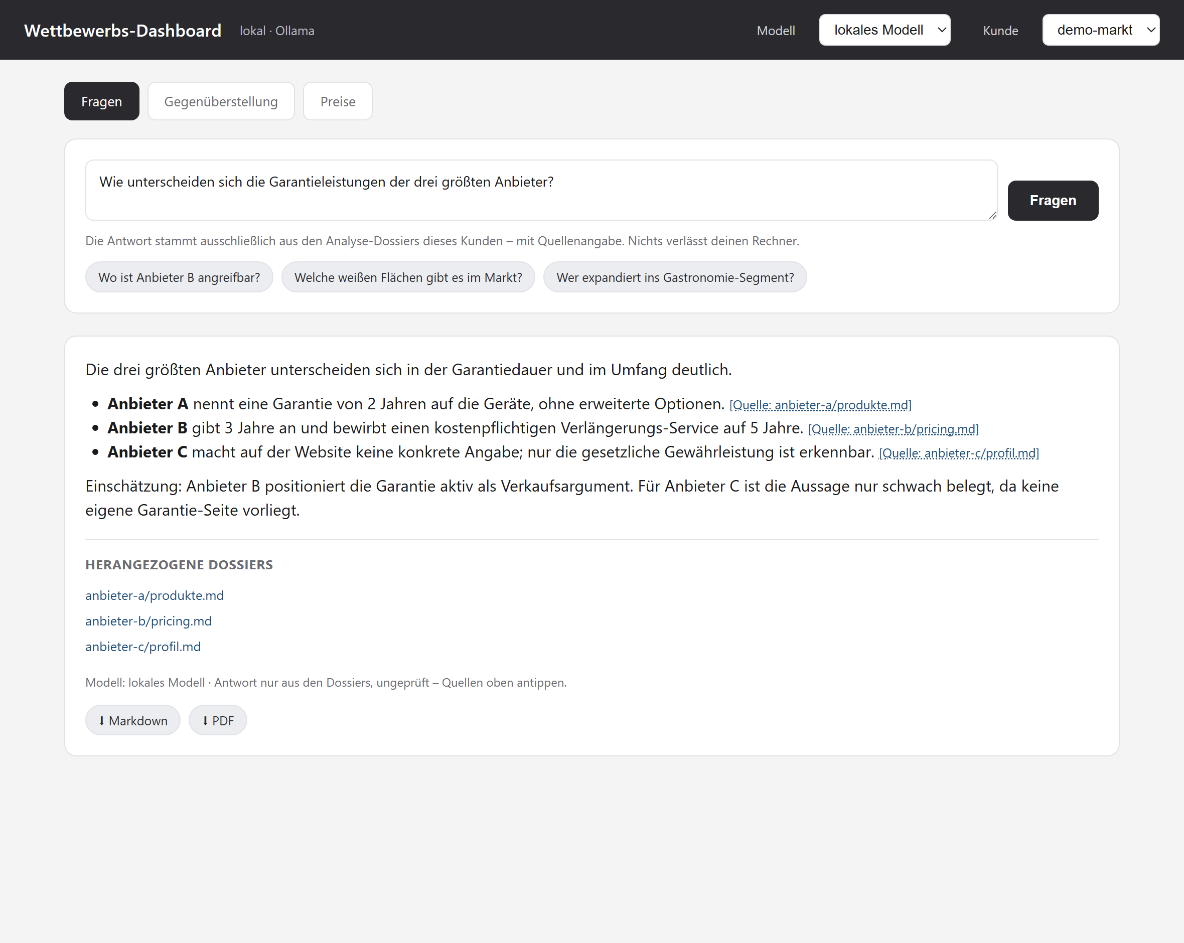 Dashboard mit getippter Frage, Antwort darunter und anklickbaren Quellen-Tags, plus Export-Buttons.